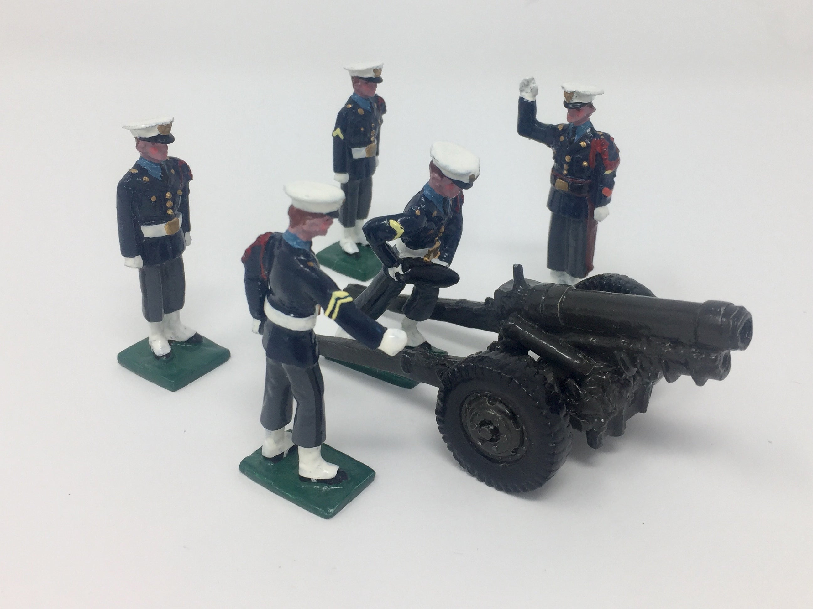 CMA Miniature Figurines - Battery Four Gun Drill Team with Officer and Howitzer