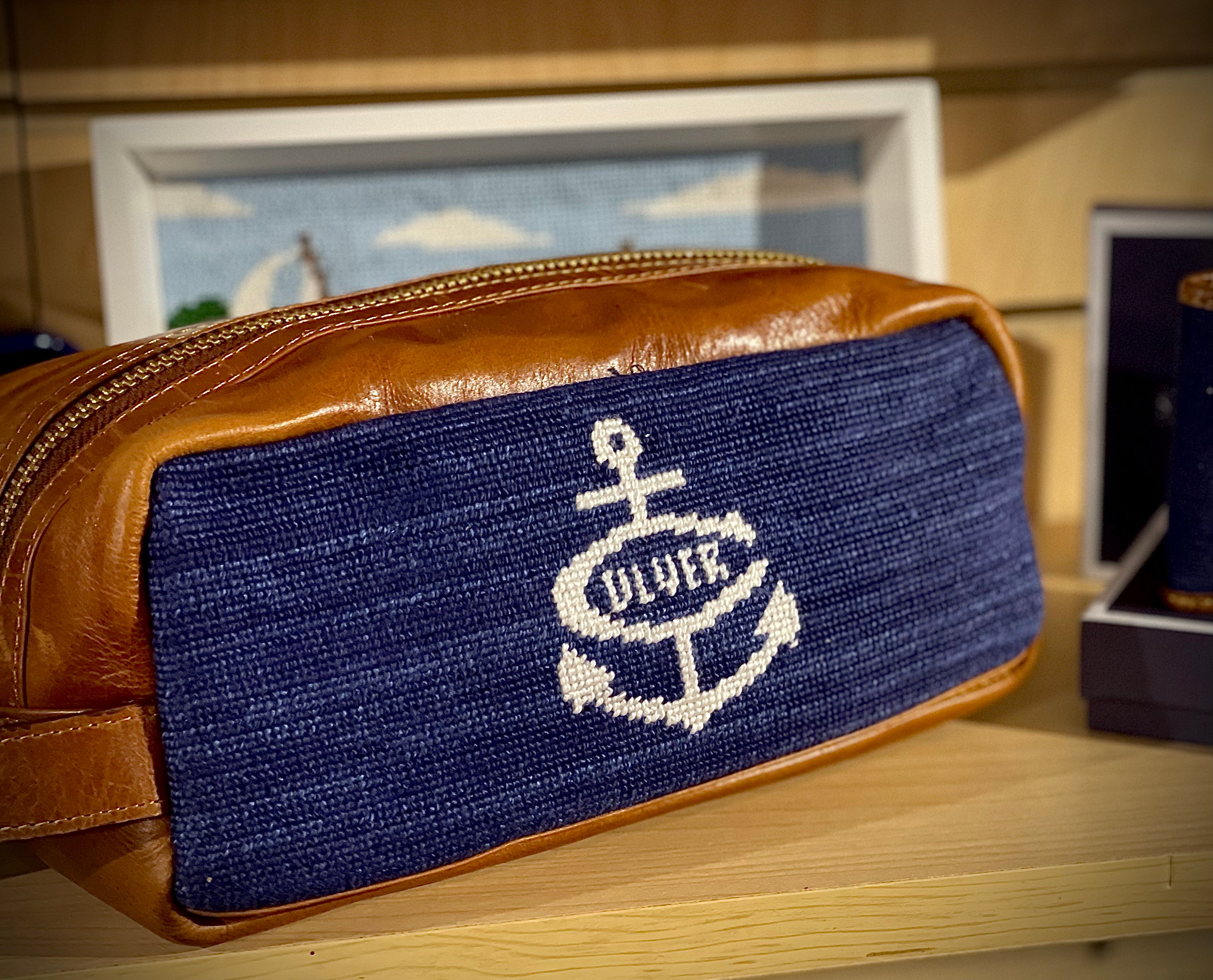 Smathers &amp; Branson Toiletry Bag - Navy and white Anchor C Logo